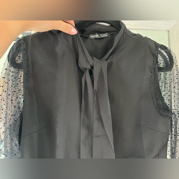 SHEIN blouse - Picture 4 of 5